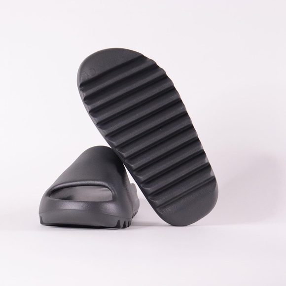 ADIDAS YEEZY SLIDES ONYX - Picture 6 of 7